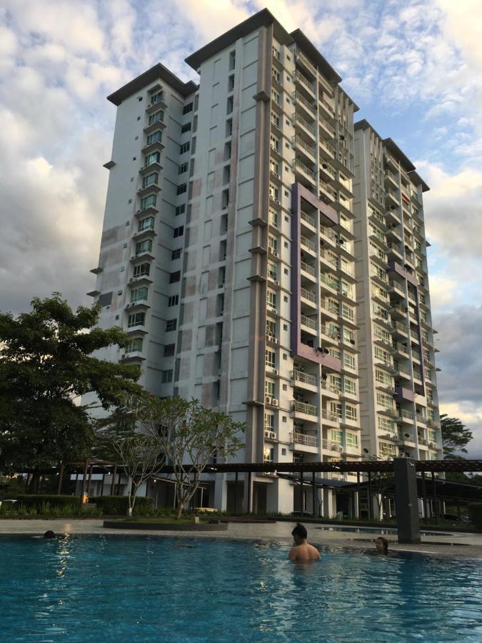 Ohana Sky Villa Residences Kuching Exterior foto